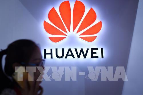 Logo của Huawei tại Triển lãm đồ điện tử quốc tế ở Bắc Kinh, Trung Quốc ngày 8/7/2018. Ảnh: AFP/TTXVN 