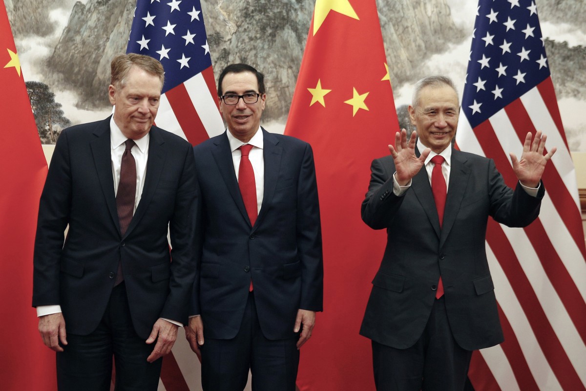 Đại diện Thương Mại Mỹ Robert Lighthizer, Bộ trưởng Tài chính Mỹ Steven Mnuchin và Phó Thủ tướng Trung Quốc Lưu Hạc.