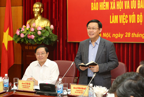 Phó Thủ tướng Chính phủ Vương Đình Huệ, Trưởng Ban Chỉ đạo khảo sát chính sách tiền lương tại Bộ Nội vụ