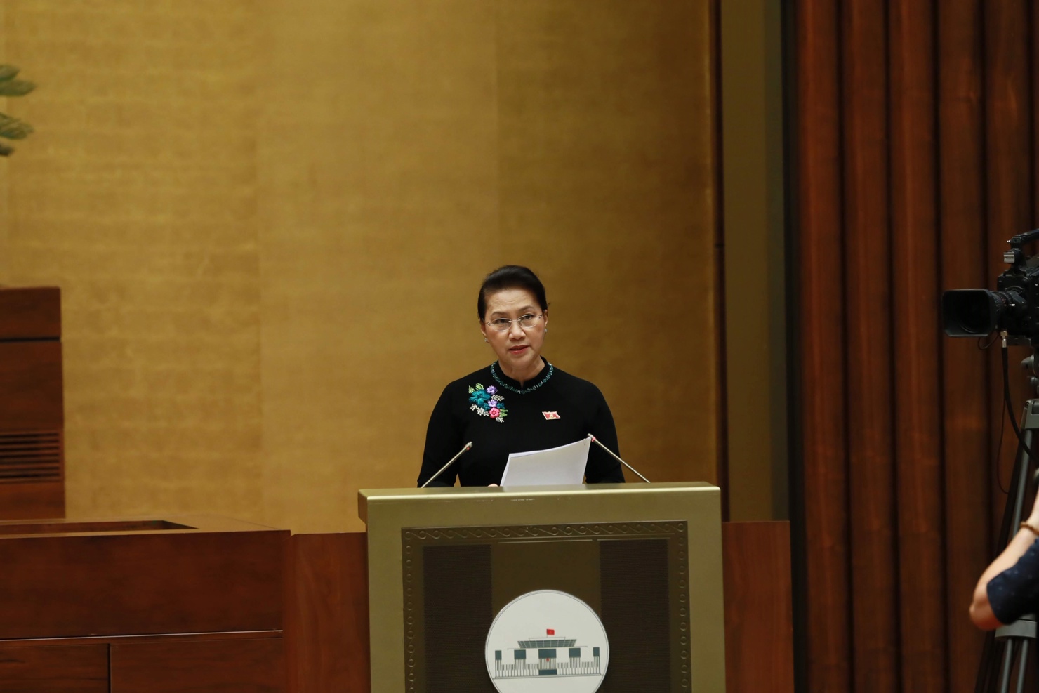 Chủ tịch Quốc hội Nguyễn Thị Kim Ngân phát biểu kết luận phiên chất vấn và trả lời chât vấn. Ảnh: VGP/Nhật Bắc 