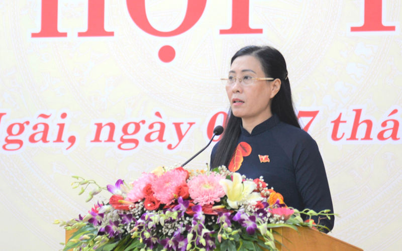 Đồng chí Bùi Thị Quỳnh Vân phát biểu bế mạc kỳ họp.