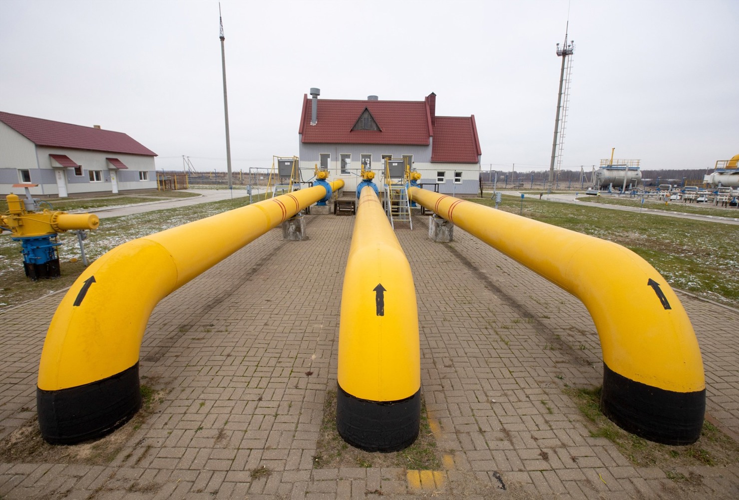 Đường ống tại một cơ sở lưu trữ khí đốt dưới lòng đất ở Kasimov, Nga. Ảnh: Andrey Rudakov