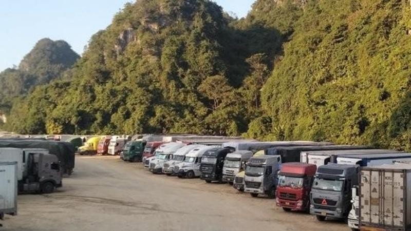 Hàng nghìn xe chở nông sản vẫn đang ùn ứ ở cửa khẩu Tân Thanh, Văn Lãng (Lạng Sơn).