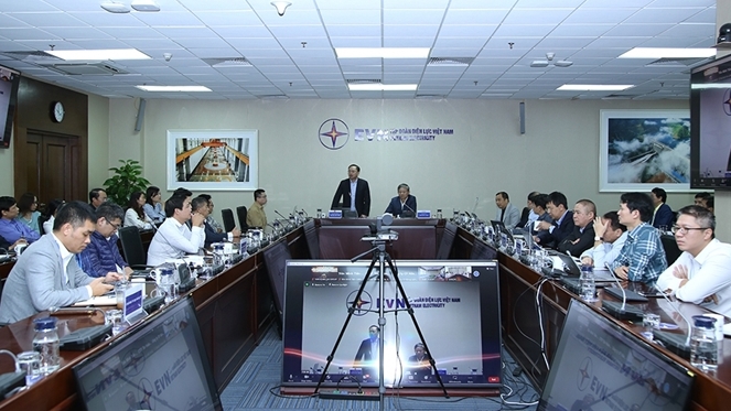 Toàn cảnh cuộc họp với các chủ đầu tư dự án năng lượng tái tạo do Cục Điều tiết Điện lực và Tập đoàn Điện lực Việt Nam tổ chức.