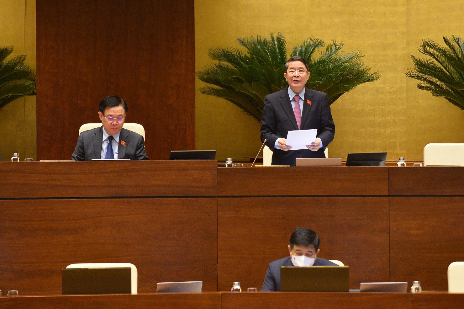 Phó Chủ tịch Quốc hội Nguyễn Đức Hải điều hành nội dung thảo luận dự thảo Nghị quyết về chính sách tài khóa, tiền tệ để hỗ trợ Chương trình phục hồi và phát triển kinh tế - xã hội.