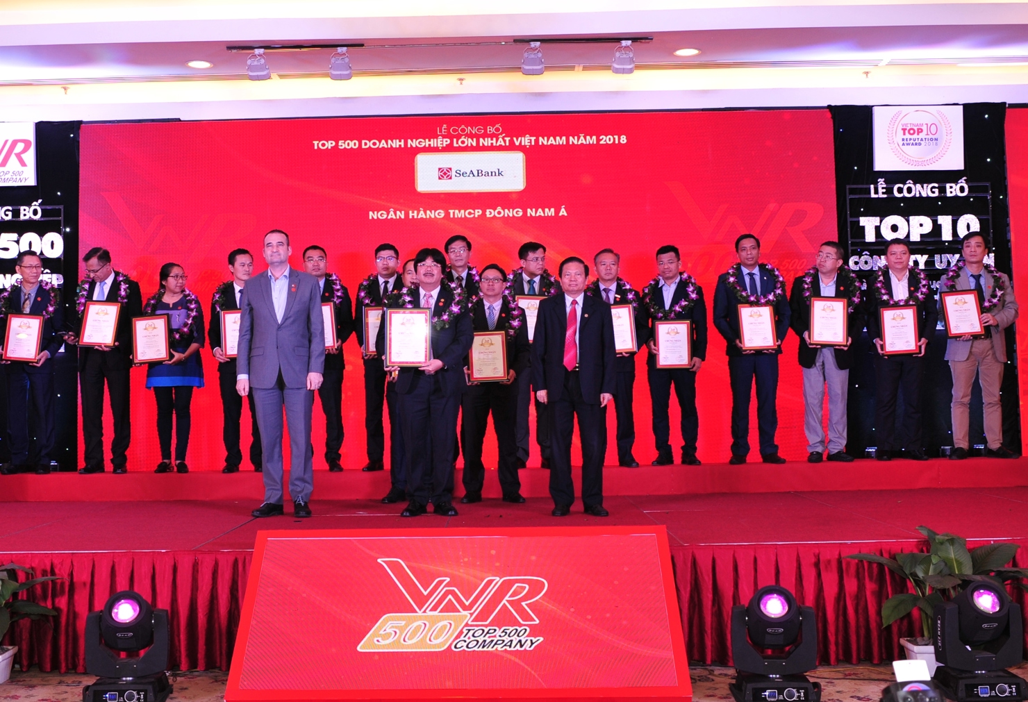  lần thứ 9 liên tiếp SeABank lọt vào bảng xếp hạng danh tiếng VNR500 – “Top 500 doanh nghiệp lớn nhất Việt Nam”.