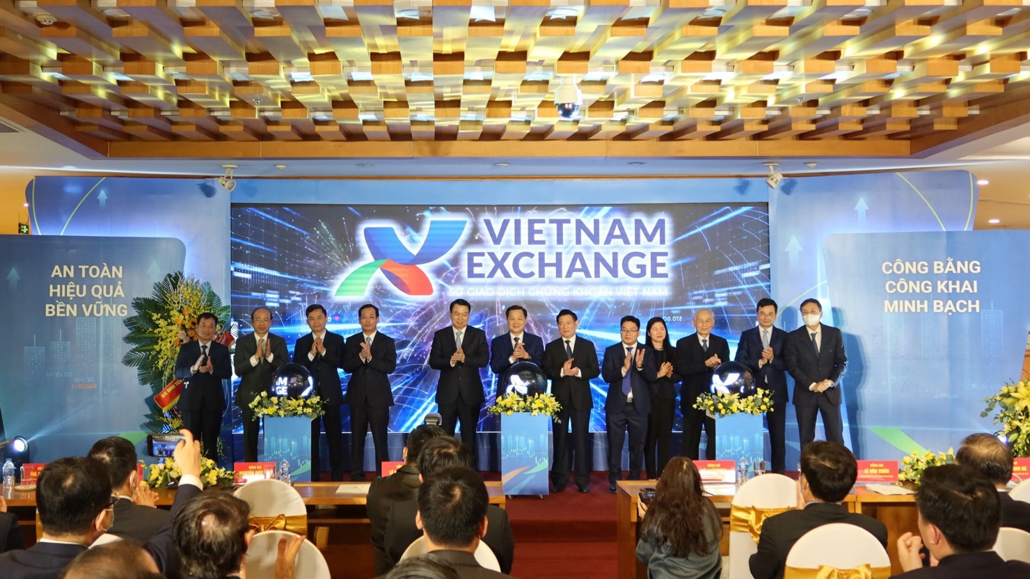 Lễ đón nhận quyết định thành lập Sở Giao dịch Chứng khoán Việt Nam (ngày 11/12/2021)