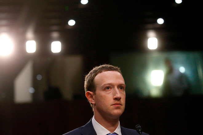 Facebook có thể đối diện mức phạt hàng tỷ USD vì vi phạm quyền riêng tư trong vụ Cambridge Analytica. Nguồn: Reuters.