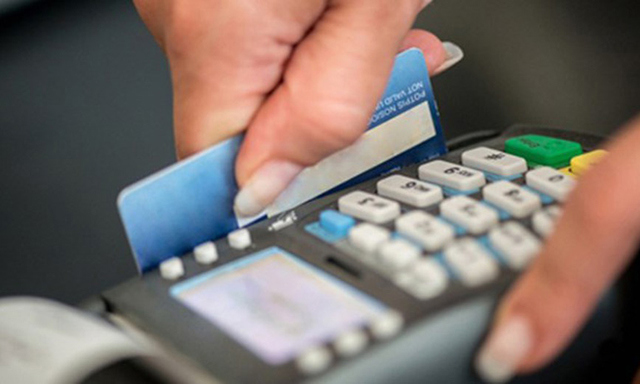 Vấn nạn quẹt thẻ khống để rút tiền từ thẻ tín dụng liên tục được cảnh báo. Nguồn: Internet
