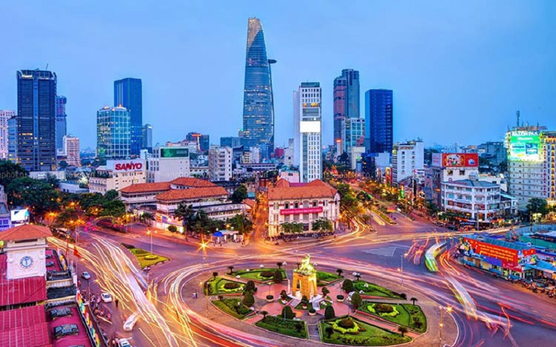 Các chuyên gia kinh tế hàng đầu của Việt Nam đều cho rằng xây dựng một Trung tâm tài chính quốc tế tại TP. Hồ Chí Minh là cần thiết, vừa giúp Thành phố phát triển và vừa đem lại lợi ích cho quốc gia.