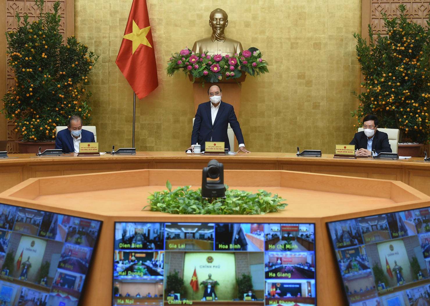  Thủ tướng Chính phủ Nguyễn Xuân Phúc chỉ đạo cuộc họp Thường trực Chính phủ ngày 24/2 về công tác phòng chống dịch Covid-19. Nguồn: baochinhphu.vn