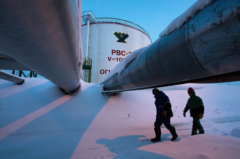 Giá dầu tiếp tục leo cao trước căng thẳng Nga - Ukraine.