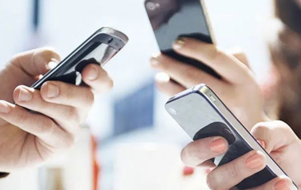 Viettel, VinaPhone và Mobifone là 3 đơn vị đủ điều kiện xin phép tham gia thí điểm dịch vụ  Mobile Money. Nguồn: Internet.