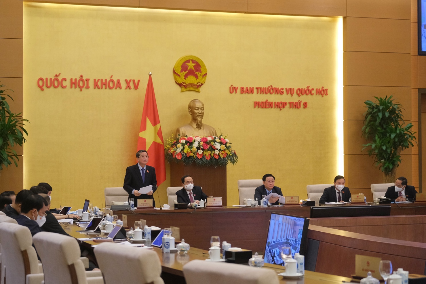 Phó Chủ tịch Quốc hội Nguyễn Đức Hải điều hành phiên làm việc.