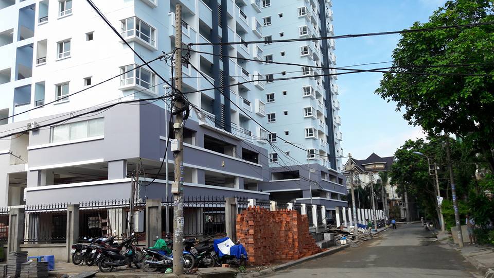 UBND TP. Hồ Chí Minh vừa ban hành Quyết định xử lý những vi phạm trong công tác quản lý, sử dụng nhà chung cư. Nguồn: baoxaydung.com.vn