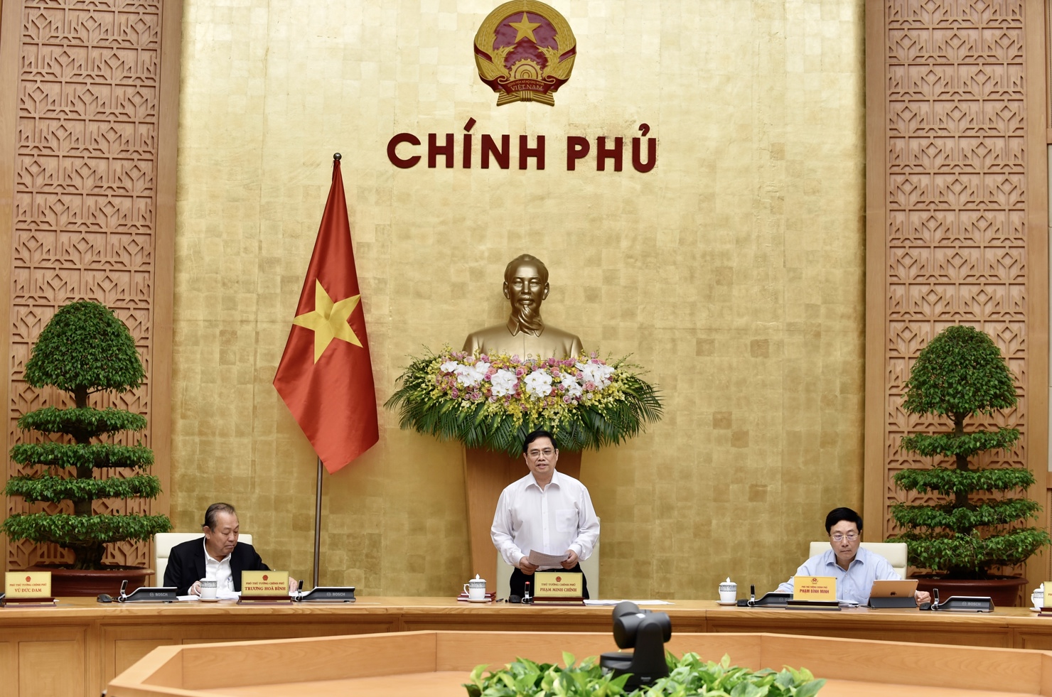 Thủ tướng Phạm Minh Chính chủ trì phiên họp Chính phủ sáng ngày 15/4. Nguồn: baochinhphu.vn