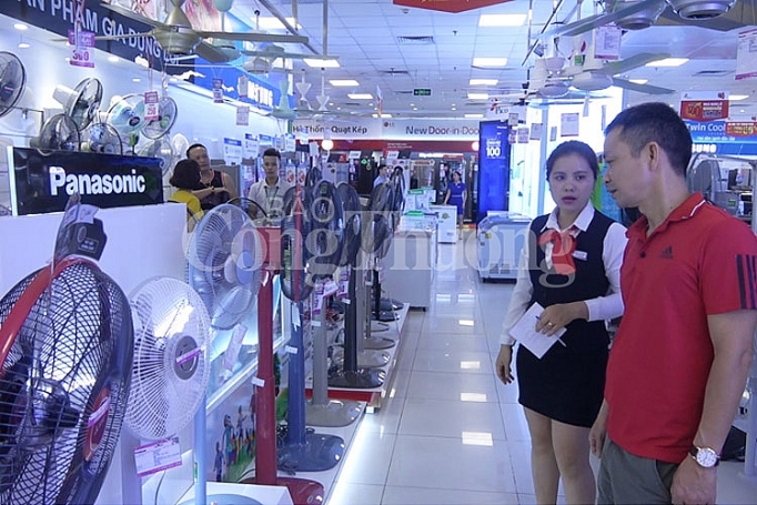 Thị trường thiết bị làm mát bắt đầu “nóng” lên dịp đầu hè. Nguồn: congthuong.vn