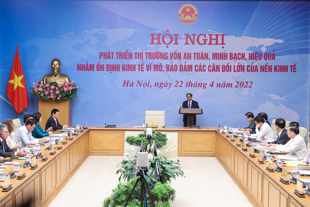 Thủ tướng Phạm Minh Chính chủ trì Hội nghị phát triển thị trường vốn an toàn, minh bạch, hiệu quả, bền vững nhằm ổn định kinh tế vĩ mô, bảo đảm các cân đối lớn của nền kinh tế.
