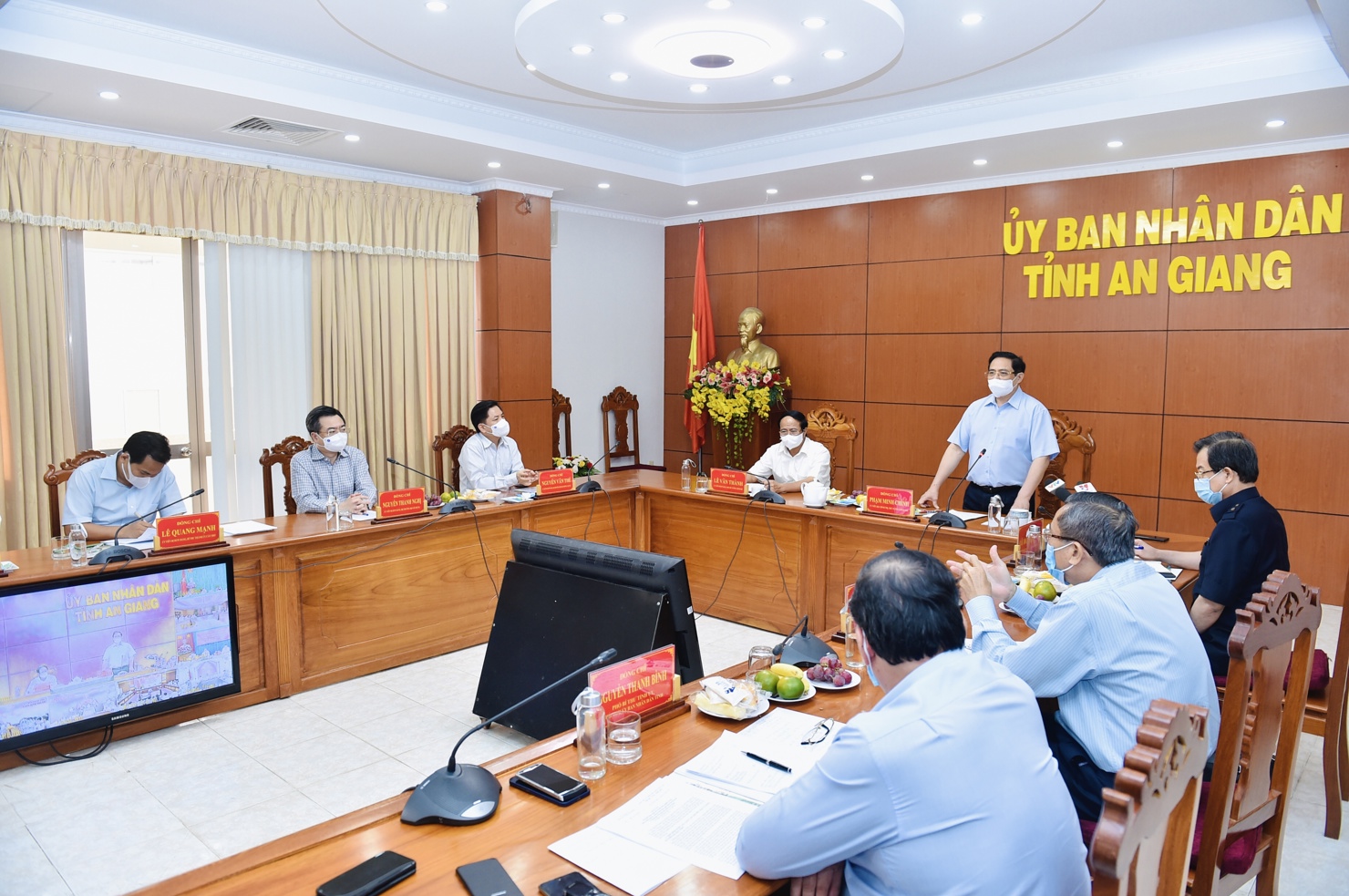 Thủ tướng Phạm Minh Chính phát biểu chỉ đạo tại cuộc họp trực tuyến với các tỉnh biên giới Tây Nam và điểm cầu Ban Chỉ đạo quốc gia phòng chống dịch bệnh Covid-19 tại Văn phòng Chính phủ. Nguồn: chinhphu.vn
