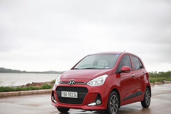 New Hyundai Grand i10 2019 12 GLS HB Photos Prices And Specs in UAE