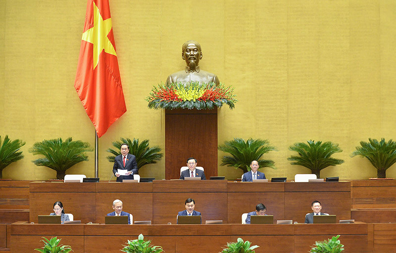  Phó Chủ tịch Thường trực Quốc hội Trần Thanh Mẫn điều hành phiên thảo luận sáng ngày 01/6.