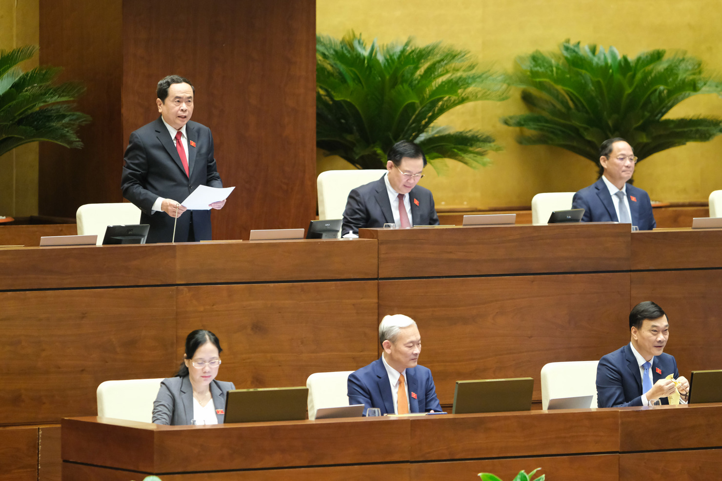 Phó Chủ tịch Thường trực Quốc hội Trần Thanh Mẫn phát biểu kết luận phiên thảo luận tại Hội trường sáng ngày 01/6