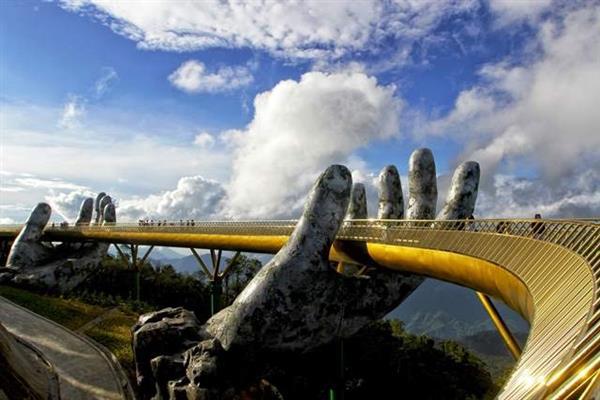 Cầu Vàng trên đỉnh Bà Nà Hill - Đà Nẵng. Nguồn: Internet
