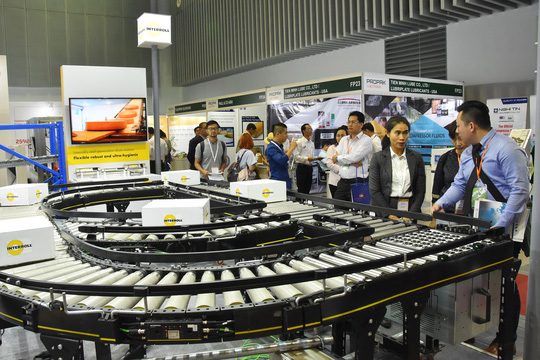 Một triển lãm quốc tế về máy móc, công nghệ vừa diễn ra tại TP. Hồ Chí Minh có nhiều doanh nghiệp Trung Quốc tham gia bán hàng. Nguồn: nld.com.vn