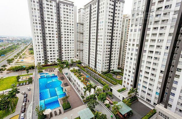 ăm 2018, giá bán nhà trung bình ở TP. Hồ Chí Minh là 1.600 USD/m2, tăng trung bình 10%/năm trong 5 năm qua do giá tăng trên tất cả các phân khúc.