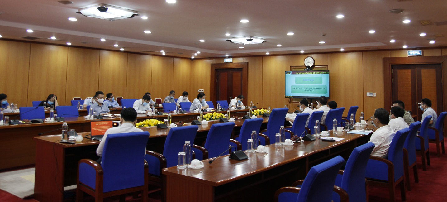 Các đại biểu tham dự Hội nghị tại điểm cầu Bộ Tài chính