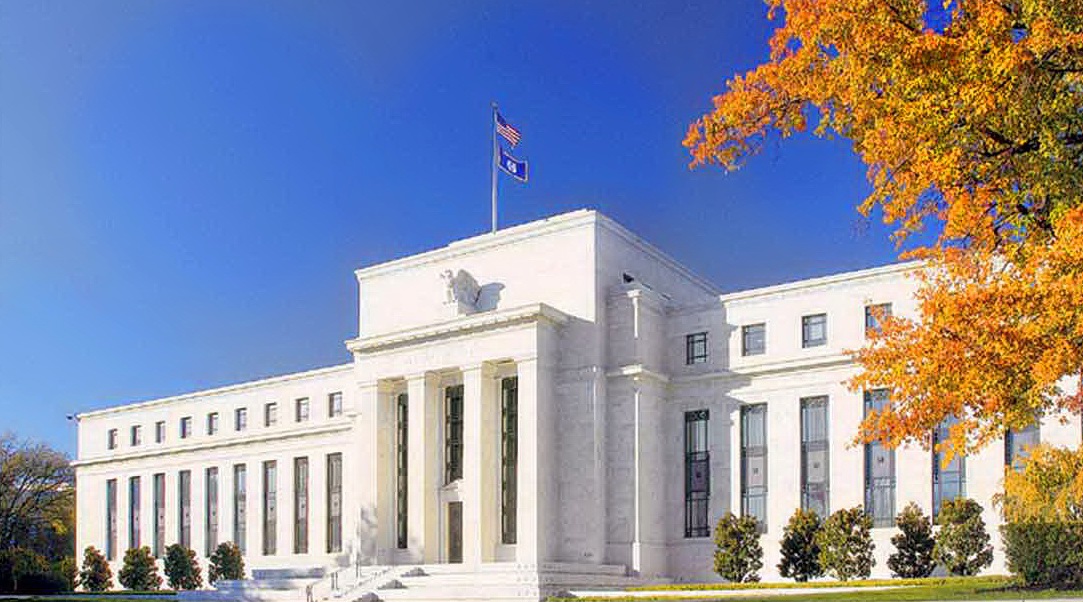 Fed quyết định hạ lãi suất 25 điểm cơ bản, ghi nhận đợt hạ lãi suất đầu tiên trong hơn 10 năm qua.