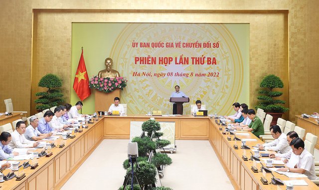 Thủ tướng chủ trì phiên họp của Ủy ban Quốc gia về chuyển đổi số đánh giá kết quả chuyển đổi số 6 tháng đầu năm 2022. Nguồn: chinhphu.vn