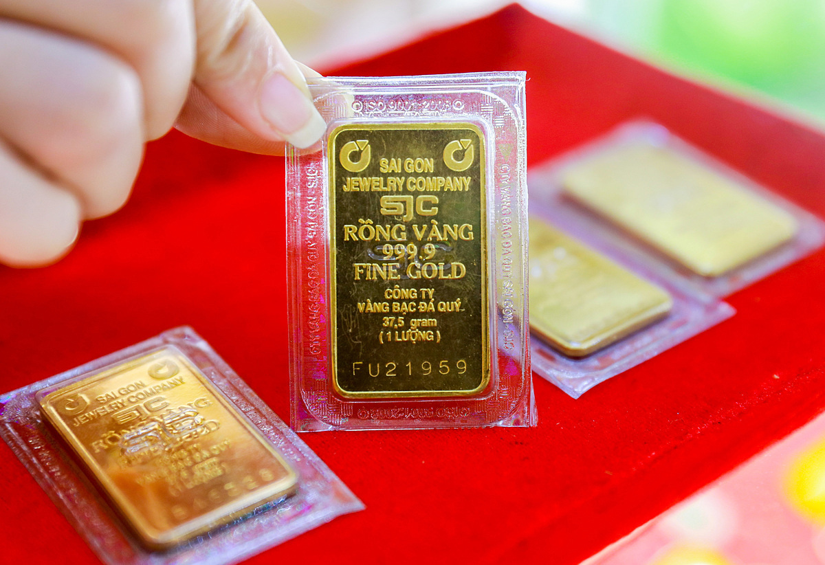 Giá vàng trong nước mất mốc 67 triệu đồng/lượng. (Ảnh: Int)