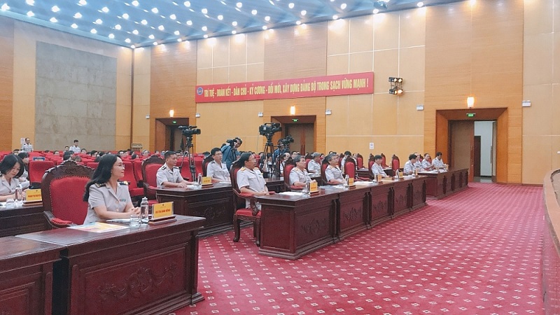 Các đại biểu tham dự buổi Tọa đàm với chủ đề Kỷ niệm 75 năm thành lập Hải quan Việt Nam “Vì mục tiêu bảo vệ lợi ích chủ quyền quốc gia”