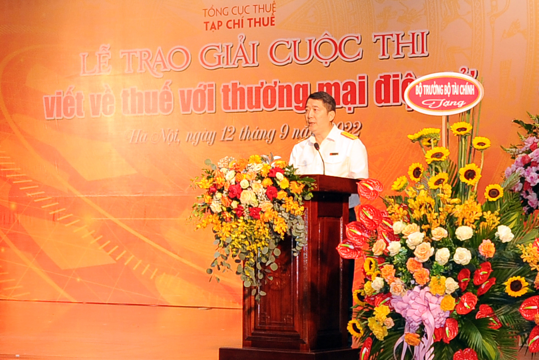 Tổng cục trưởng Tổng cục Thuế Cao Anh Tuấn dự v&agrave; ph&aacute;t biểu chỉ đạo tại Lễ trao giải.