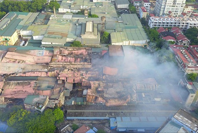 Hiện trạng khu nhà máy Rạng Đông sau khi cháy.