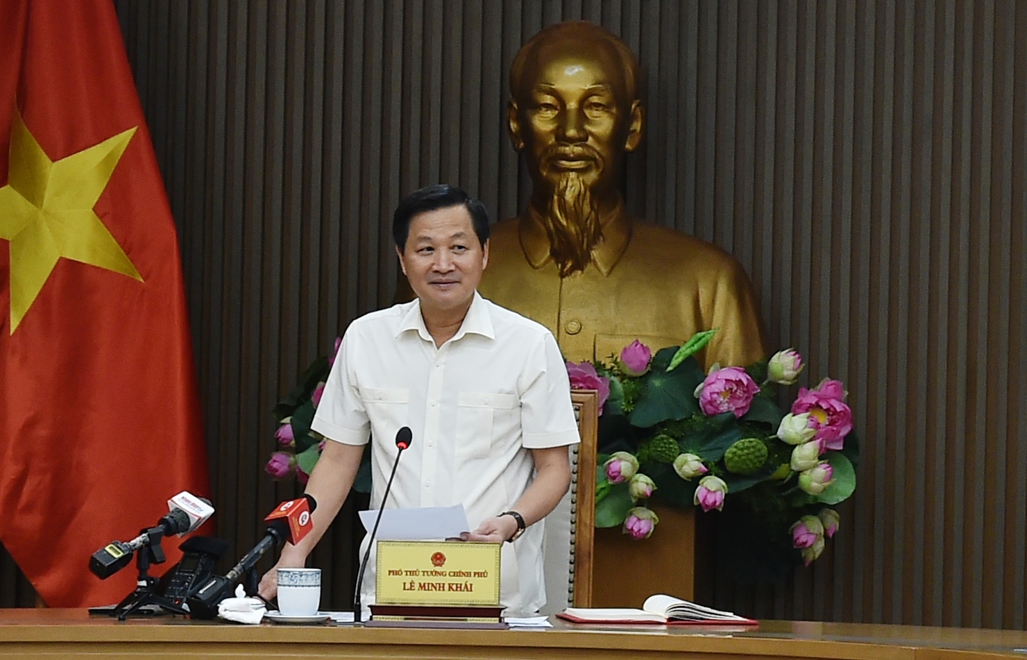  Phó Thủ tướng Lê Minh Khái chủ trì phiên họp đánh giá tình hình triển khai Nghị quyết số 11/NQ-CP của Chính phủ