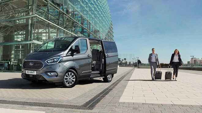 Ford Tourneo ra mắt VN, MPV 7 chỗ thực dụng giá từ 999 triệu..