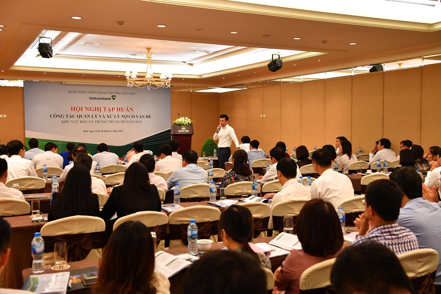 TS. Phạm Mạnh Thắng – Phó Tổng Giám đốc Vietcombank phát biểu tại Hội thảo tập huấn công tác quản lý và xử lý nợ có vấn đề dành của Vietcombank.