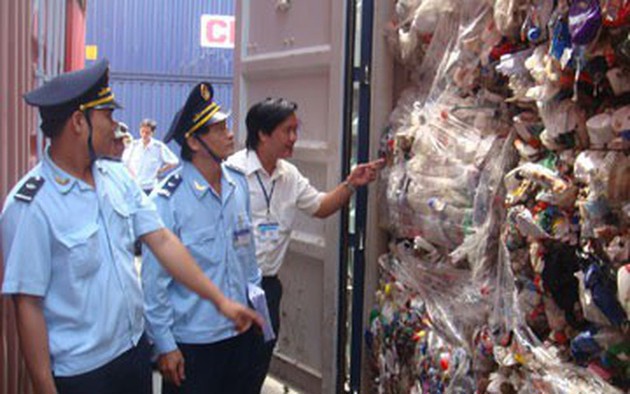 Tính đến giữa tháng 9 vừa qua, số container phế liệu lưu giữ tại tất cả các cảng biển Việt Nam chỉ còn gần một nửa so với cuối năm 2018.