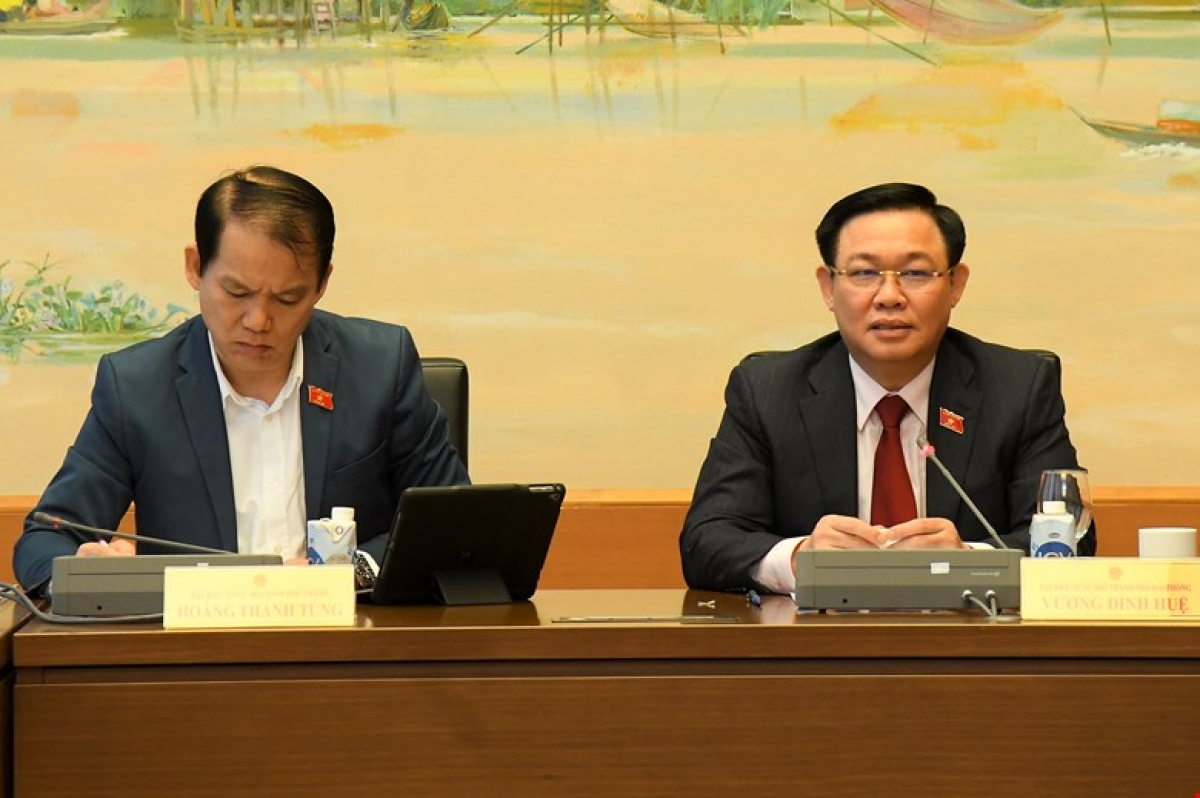 Chủ tịch Quốc hội Vương Đình Huệ phát biểu tại phiên thảo luận tổ về dự án Luật Kinh doanh bảo hiểm (sửa đổi).