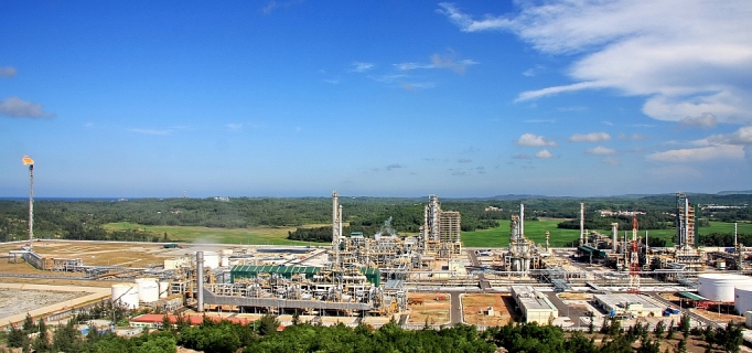 Toàn cảnh Nhà máy lọc dầu Dung Quất.  Nguồn: Báo Thanh tra