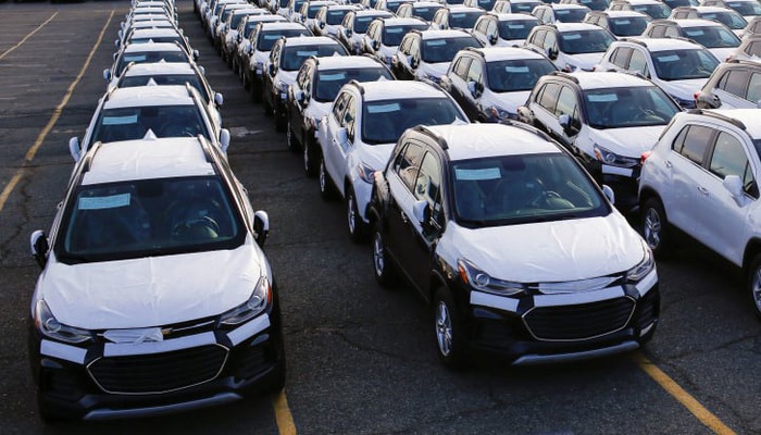 Xe hơi nhập khẩu tại một bến cảng ở New Jersey, Mỹ, tháng 2/2019 - Ảnh: Reuters.