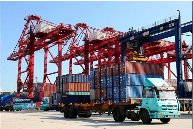 Cảng container ở Liên Vân Cảng, tỉnh Giang Tô, Trung Quốc. Nguồn: Reuters
