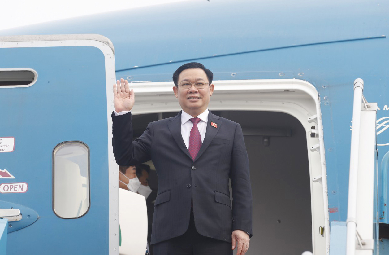 Chủ tịch Quốc hội Vương Đình Huệ lên đường thăm chính thức Hàn Quốc và Ấn Độ.