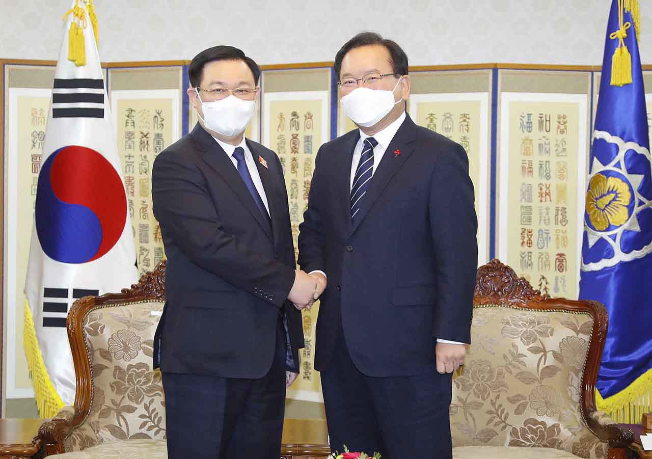 Chủ tịch Quốc hội Vương Đình Huệ hội kiến Thủ tướng Nội các Hàn Quốc Kim Boo Kyum