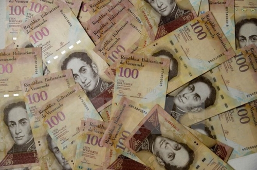 Tờ 100 bolivar sẽ được rút khỏi lưu thông để thay bằng các tờ tiền mệnh giá lớn hơn. Nguồn: Internet