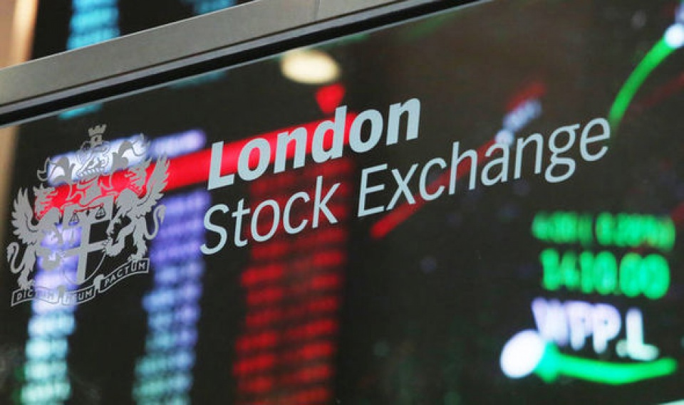 Chỉ số FTSE 100 của thị trường London giảm 1,1% xuống 7.447,21 điểm sau số liệu cho thấy GDP của nước Anh đã tăng 0,4% trong quý III, cao hơn chút ít so với dự đoán trước đó.(Nguồn: Daily Express)