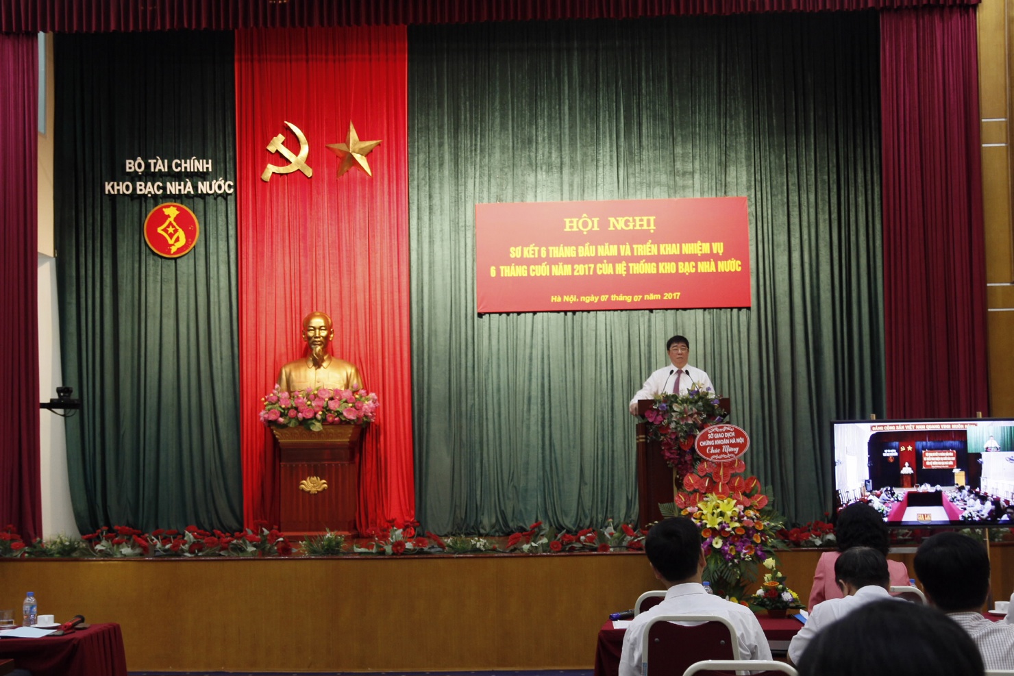 Đồng chí Nguyễn Hồng Hà, Bí thư Đảng ủy, Tổng Giám đốc KBNN phát biểu chỉ đạo tại Hội nghị Sơ kết 6 tháng đầu năm và triển khai nhiệm vụ 6 tháng cuối năm 2017 của Hệ thống KBNN.