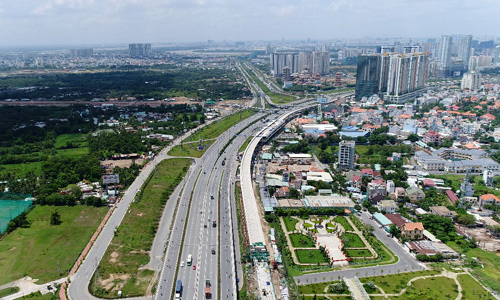 Thị trường địa ốc TP. Hồ Chí Minh được kỳ vọng sẽ bứt phá mạnh mẽ vào những tháng cuối năm 2017. Ảnh: Vũ Lê